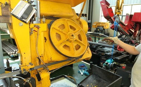 如何解决黄圃镇卧式金属带锯床切削时出现的断带现象？